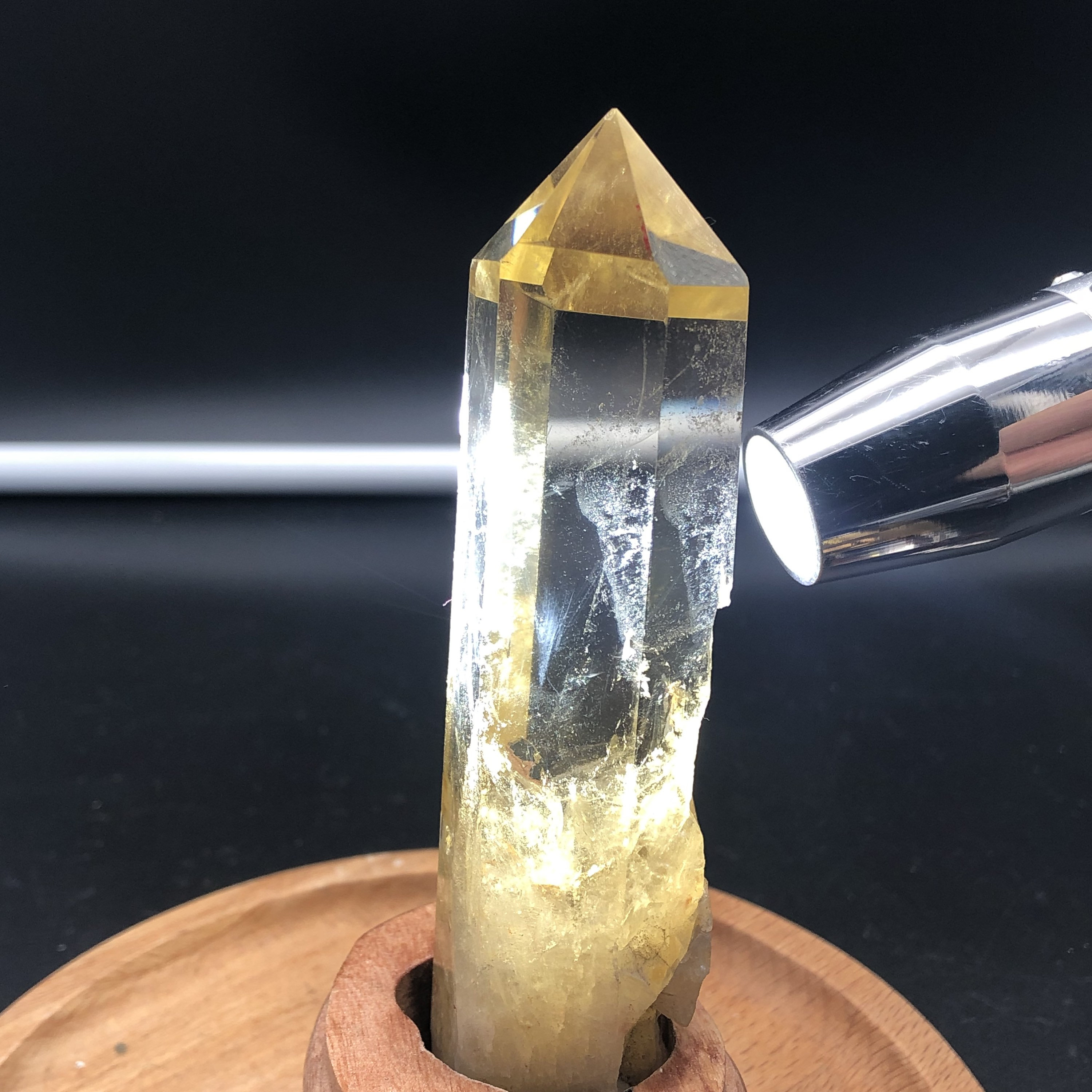 研磨されたシトリンクリスタルポインター - シトリンタワー