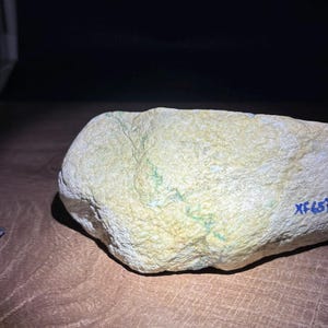 1.42kg,rare,Burmese jade,old mine,green jade,colour belt,burmese jade rough,imperial green,raw jadeite rough,invest,gift for him