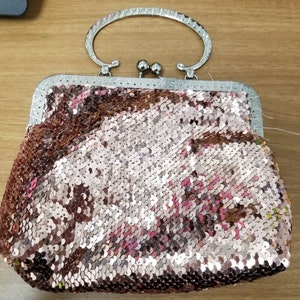 Pink handmade sequin evening handbag, vintage style kiss lock purse, elegant pink sequin C-handle purse, satin-lined pink sequin evening bag