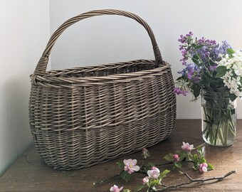 French vintage handmade basket with handle, hand woven rustic vintage storage, French farmhouse home decor, country cottage style