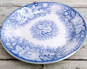 Français assiette florale bleue et blanche vintage avec pied de piédestal, estampillée à l’envers, jolie vaisselle vintage, Français cadeau d’articles ménagers