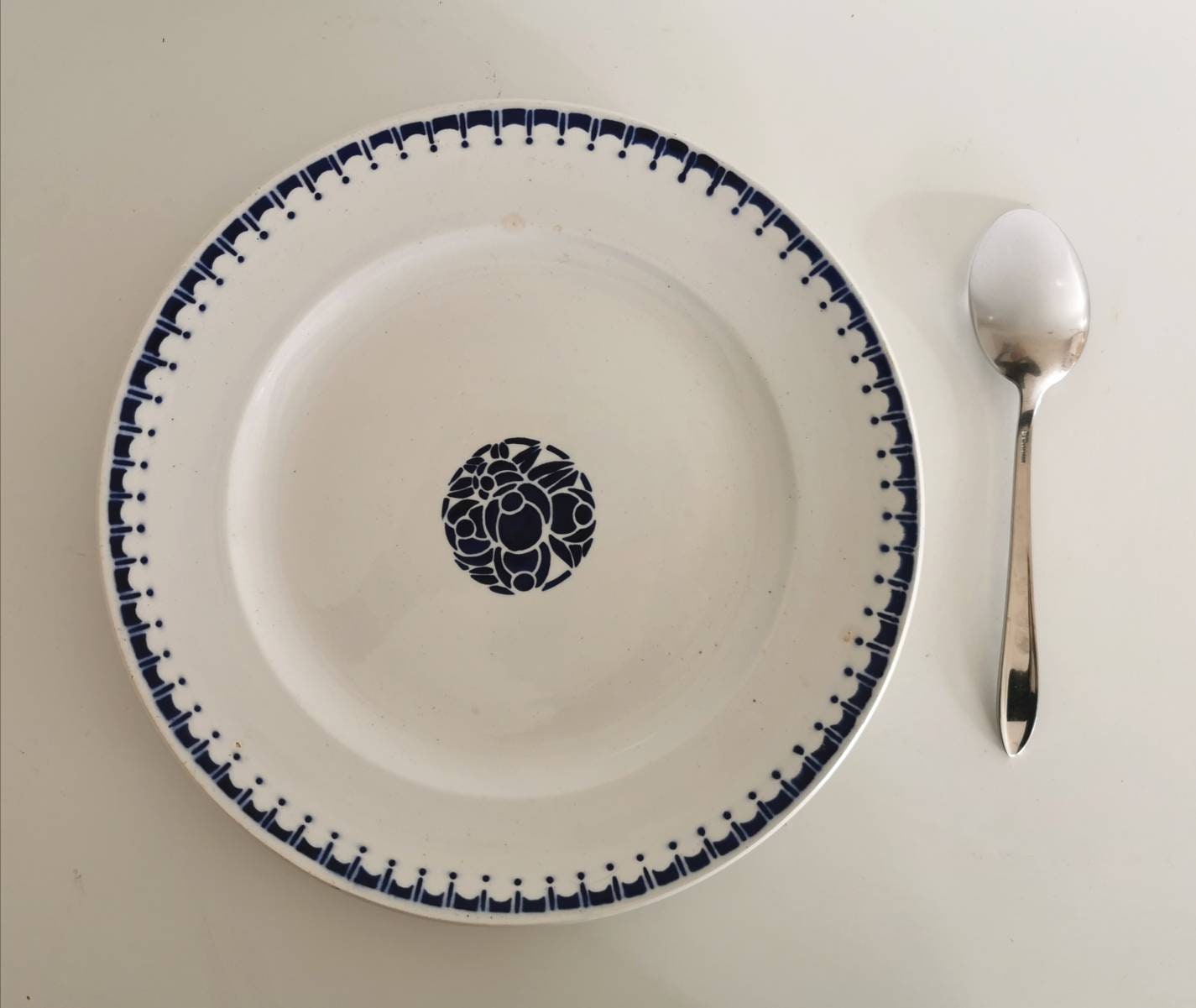 Français de Service Bleu Vintage en Céramique Bleue et Blanche Saint Amound. Français Style Country 