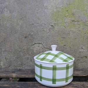 Plat à couvercle vintage français : Moulin des Loups en céramique à carreaux verts image 9