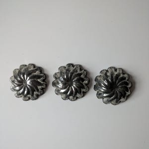 3 French vintage cake moulds, lot of flower shaped baking molds, rustic, primitive kitchen and bakingware for farmhouse styled kitchen