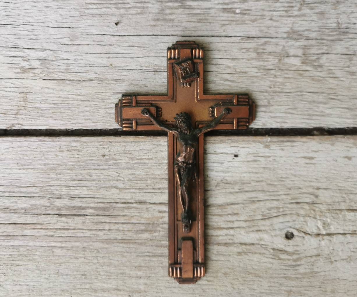 Petit Crucifix Vintage, d'origine Française. Métal, Décoration Religieuse Suspendue Murale, Cadeau d