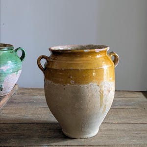 Gul fransk confitkruka: Glaserad terrakotta bondgårdsdekor