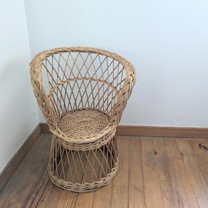 French vintage kids chair, neutral wicker chair, scandinave style, rustic country cottage children&#39;s seating and furniture for home