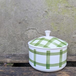Plat à couvercle vintage français : Moulin des Loups en céramique à carreaux verts image 1