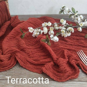 Runner da tavolo in garza per matrimonio in stile boho in terracotta, centrotavola in garza, runner da tavolo rustico, decorazioni per matrimoni, idee per cerimonie, arco