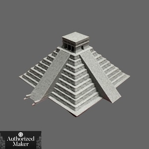 Könnte beinhalten: Ein graues 3D-gedrucktes Modell einer Maya-Pyramide mit einem kleinen Tempel oben. Die Pyramide hat zwei Treppen, die zum Tempel führen.