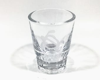 Hawaii Etched Sea Turtle Shot Glass - Vintage Souvenir Collectible