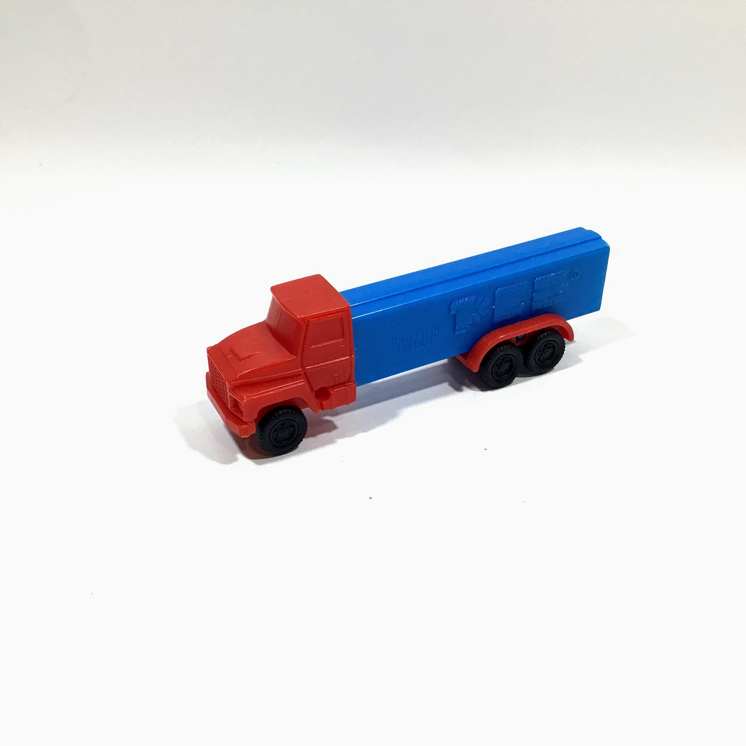 OLD PEZ ヴィンテージペッツ　vintage PEZ truck PEZ Vintage PEZ Truck Red Blue Pez Candy Dispenser - Etsy
