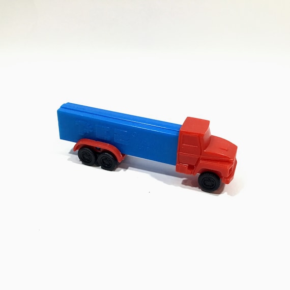 OLD PEZ ヴィンテージペッツ　vintage PEZ truck PEZ Vintage Truck Pez dispenser Red And Blue | eBay