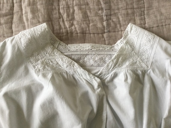 Sweetest little antique white cotton camisole/ bo… - image 3