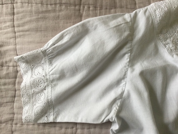 Sweetest little antique white cotton camisole/ bo… - image 5