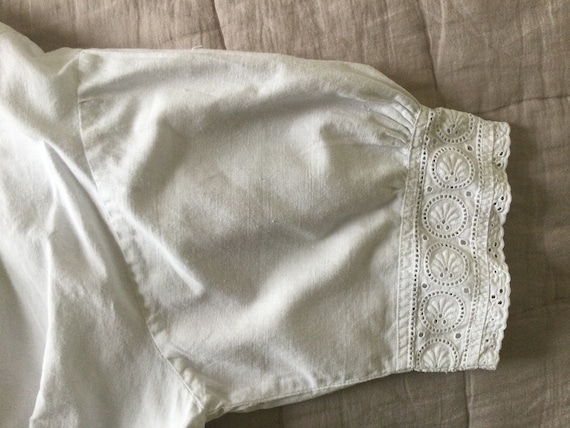 Sweetest little antique white cotton camisole/ bo… - image 4
