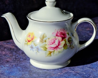 Vintage Sadler England Floral Teapot Pink Yellow Roses, Classic British Porcelain Tea Pot Gold Trim, Collectible Sadler Teaware 1980s