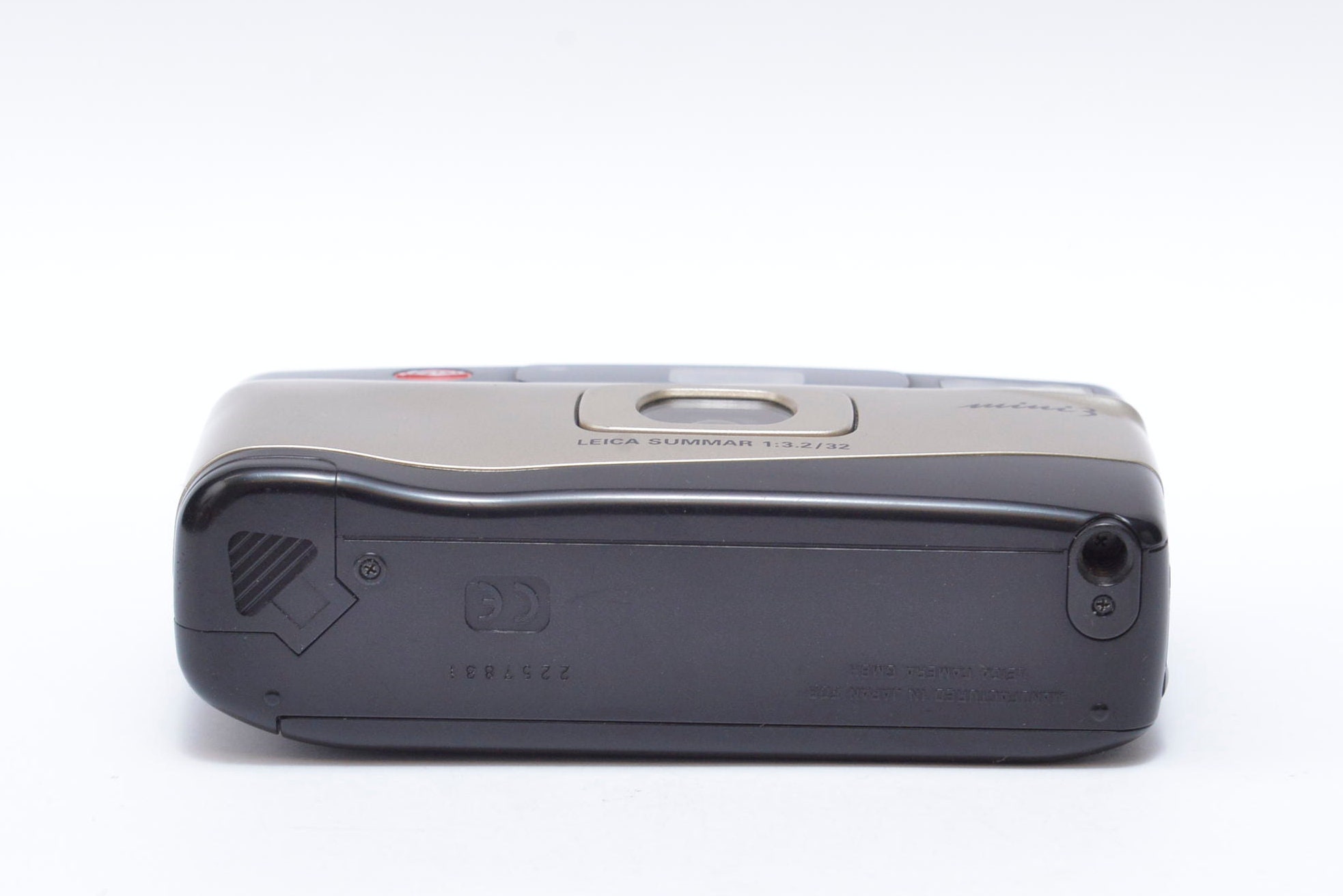Leica Mini 3 With Summar 3.2/32mm AF Point and Shoot 35mm