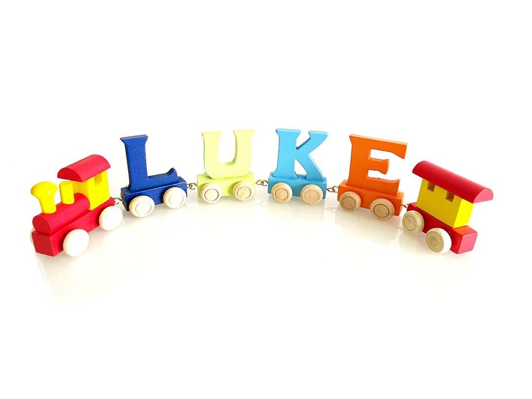 Nome personalizzato con trenino in legno, lettere in legno