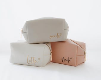 Personalized cosmetic bag made of imitation leather – a loving gift with style