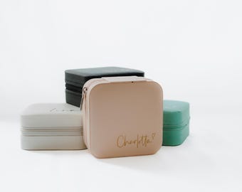 Personalized imitation leather jewelry box – your stylish travel companion