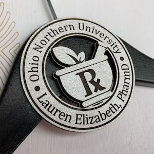 Personalisierte Apotheker Kleiderbügel: Weißer Mantel Zeremonie Geschenk für neuen Doktor