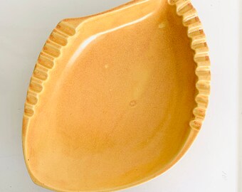 Mid Century Roseville Pottery 599 Capri Yellow Gold Large Ashtray 13”