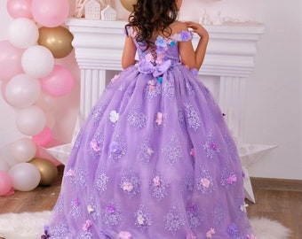 3d flower girl dress sweet 16 Quinceanera gown lilac colorful flowers, birthday girl gown glittery, very puffy lilac dress, teen lilac gown