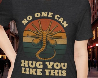 Funny Alien Facehugger Shirt, Retro Vintage Sci-Fi Horror T-Shirt Aliens Movie, Alien Earth Show