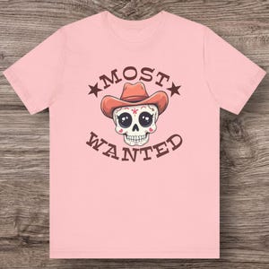 カウガール・モスト・ウォンテッド・キュート・バージョンTシャツ、女性用コットンTシャツ、楽しい友達へのギフト、独身パーティー、ホットガールシャツ、ウエスタングラフィックデザイン