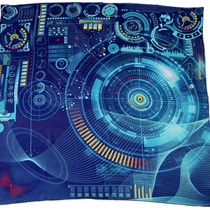 Puede incluir: Un pa&ntilde;uelo cuadrado con un dise&ntilde;o futurista inspirado en la tecnolog&iacute;a. El pa&ntilde;uelo presenta un fondo azul oscuro con patrones intrincados en tonos de azul, verde azulado y amarillo. El dise&ntilde;o incluye elementos circulares, l&iacute;neas y texto.
