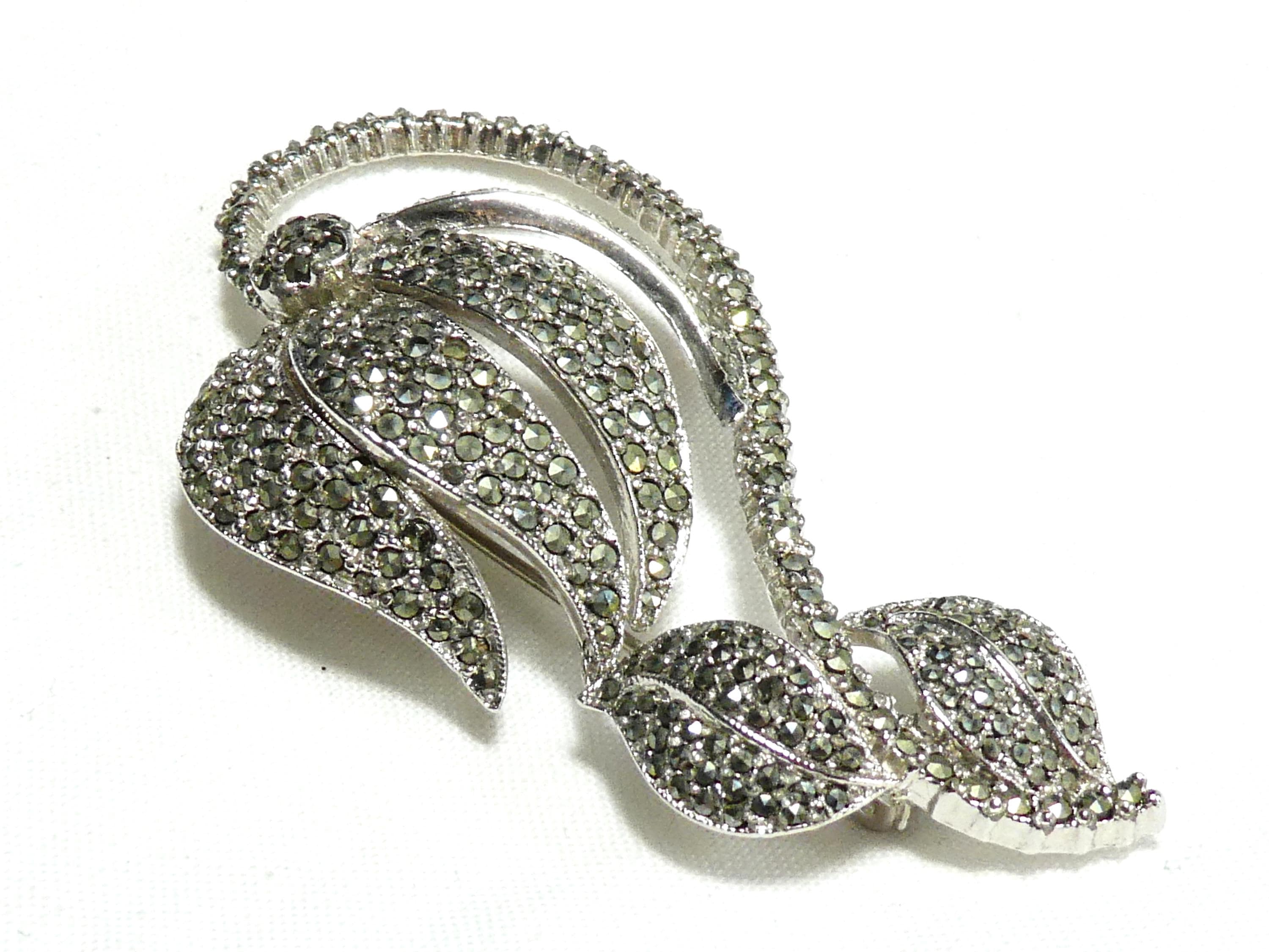 ブローチ ヴィンテージ スフィンクス サイン入り シルバートーン