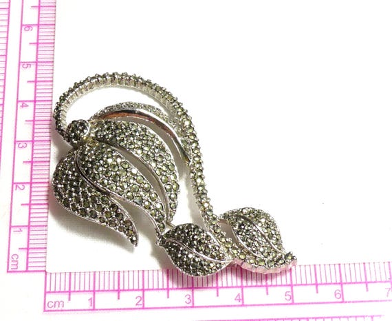 ブローチ ヴィンテージ スフィンクス サイン入り シルバートーン