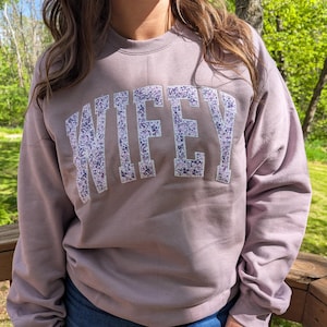 Plum Wifey Fabric Applique Embroidered Crewneck, Bride Wedding newlywed Gift Sweatshirt, Engagement, Future Mrs Married Gift,