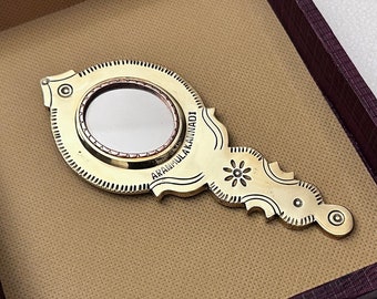 Rare hand made gift - most precious aranmula kannadi metal mirror from India - Rare Find