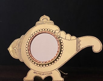 Best Gift For Your Loved Ones - Conch Shape handmade Aranmula Kannadi Mirror - Unique Souvenir From India