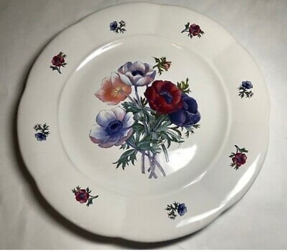 Vintage Gibson Floral Dinner Plate