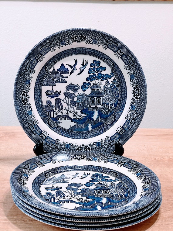 Vintage-Set mit 5 Chuchill England- Englisches Geschirr Made in Staffordshire England Essteller