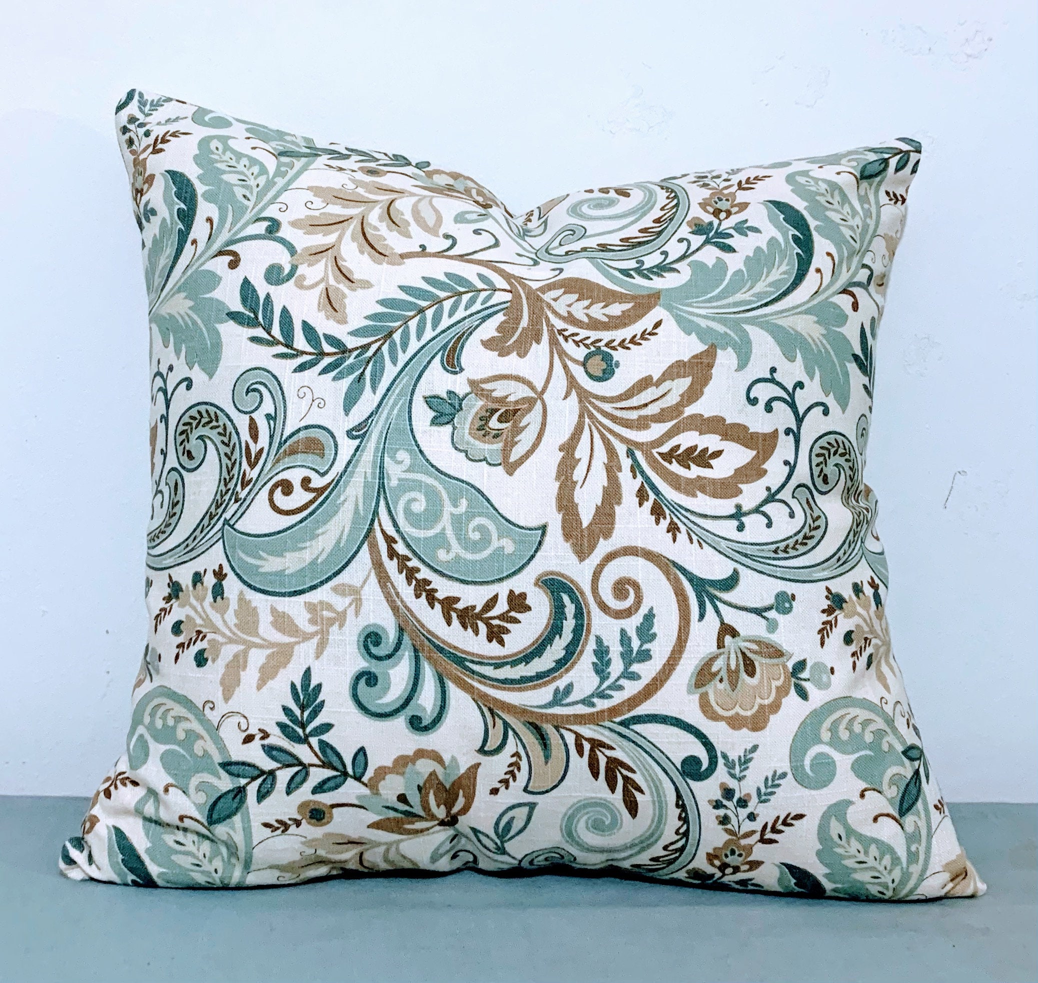 Handmade Decorative Throw Pillow Paisley Pattern Throw Pillow