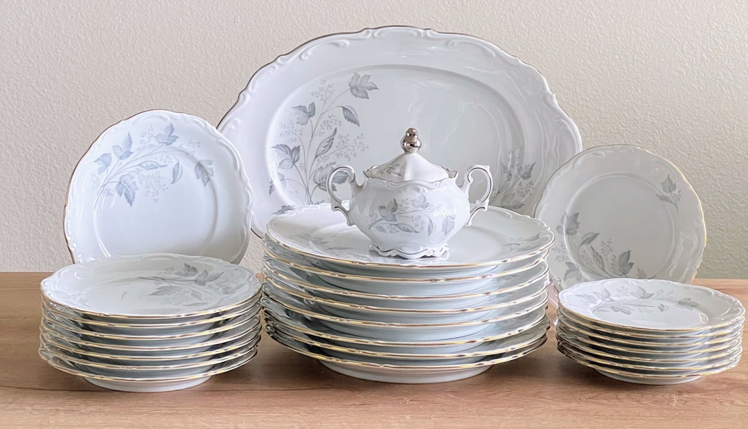 Mitterteich Bavaria Monica Germany Dinnerware Set of 27 PC Green