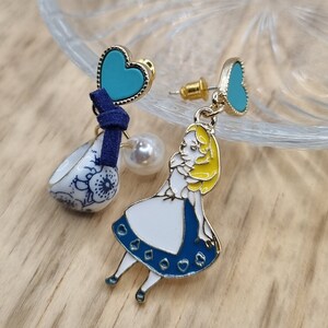 Alice in wonderland earrings discount
