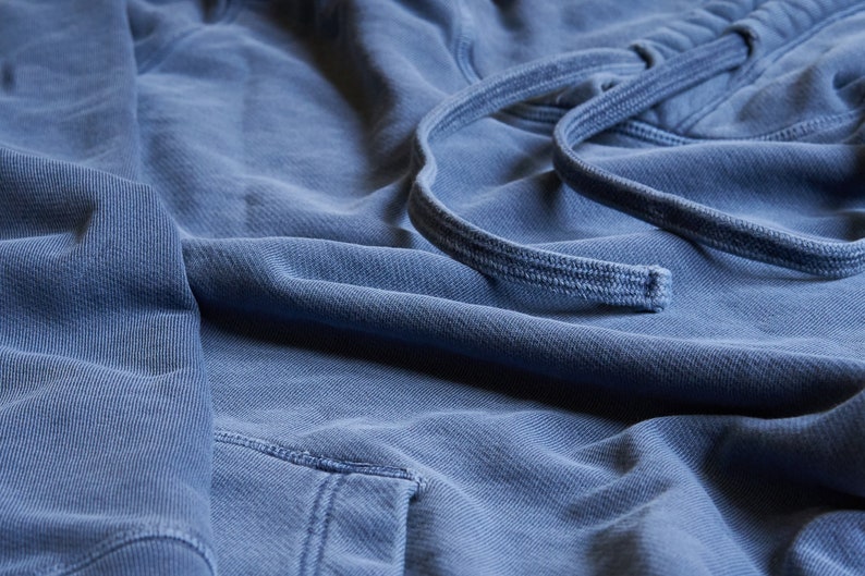 Classic American Design Made in USA Men/'s Pullover Hoodie in Indigo Blue Boutique Designer Sweatshirt Sweater 100/% Cotton
