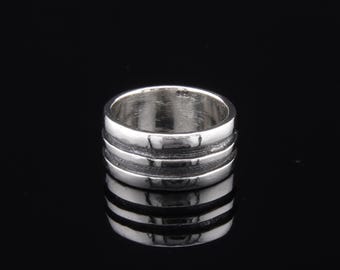 Sterling Silver Band Ring with black stripes Size 5