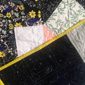 Black, white and floral starry baby or lap quilt image 4
