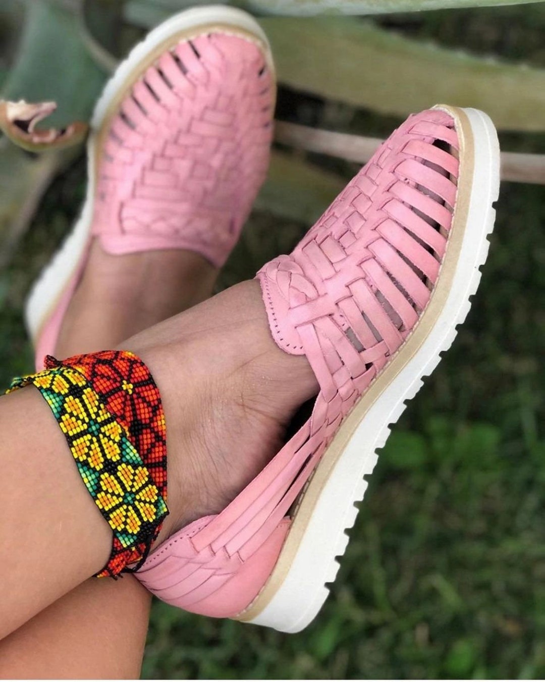 huaraches zip up