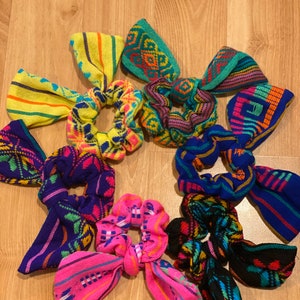 3 por 15 dólares, Scrunchies, scrunchies Cambaya hechos a mano, ligas mexicanas para el cabello, scrunchies, accesorios para el cabello, accesorios para el cabello coloridos