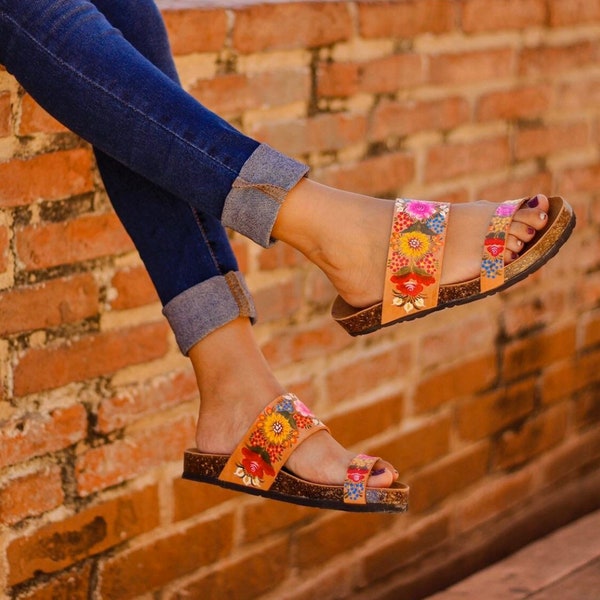 Sandals, Tan Hand painted sandals, floral painted sandals, Mexican sandals, slip ons, leather sandals, handmade sandals