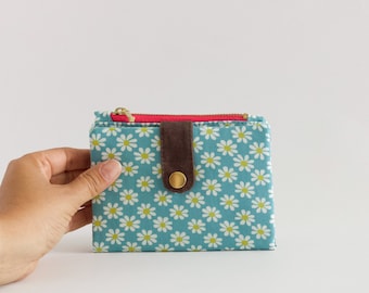 sky blue wallet small for women, daisy wallet fabric, vegan wallet spring, zipper wallet travel for woman