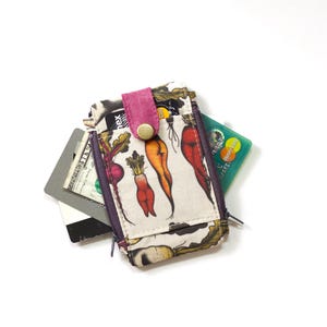 Llavero con monedero botánico, monedero de zanahoria con doble cremallera, monedero fino, regalo para amantes de la jardinería, monedero vegano pequeño, monedero con cambio