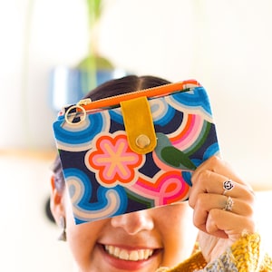 Cartera arcoíris plegable, bonito regalo para una amiga, cartera colorida para niña, pequeña cartera para tarjetas de crédito de algodón, cartera con cremallera de metal YKK hecha a mano
